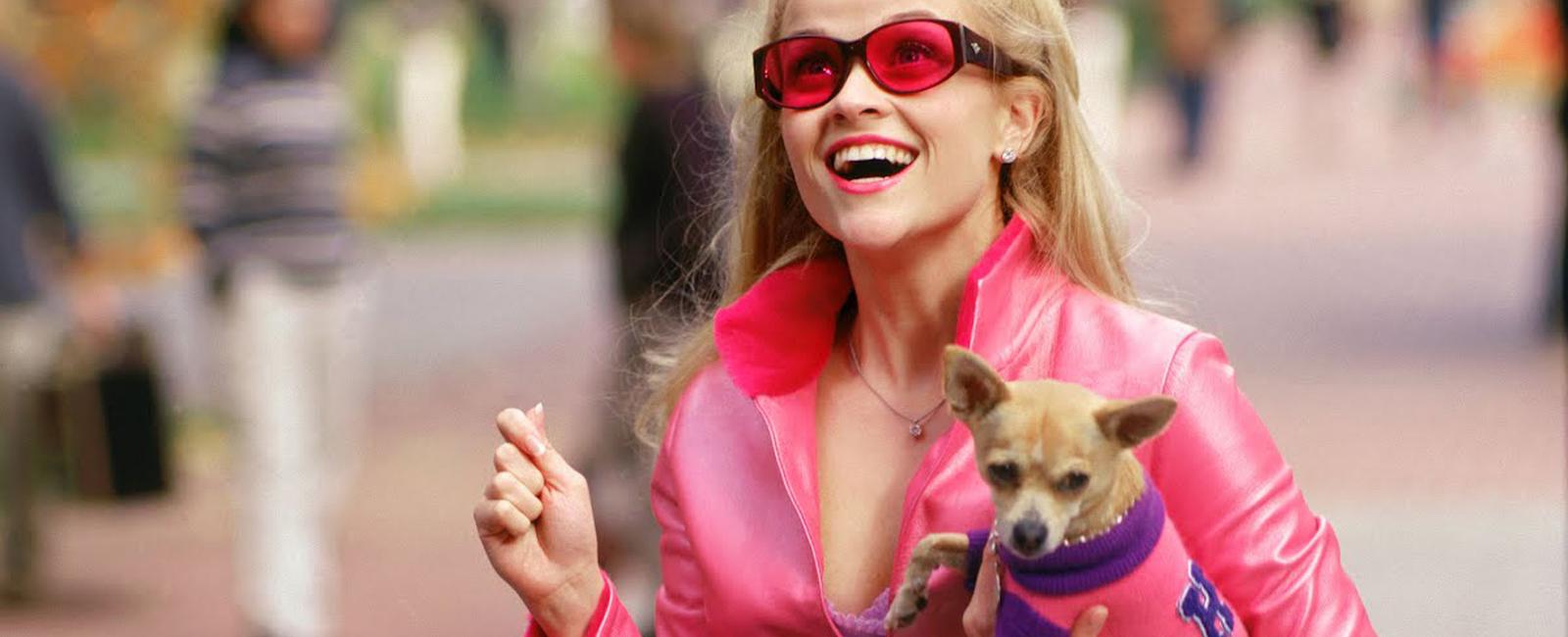 To prepare for her role as elle woods in legally blonde reece witherspoon went to dinner with a group of sorority sisters to study their behavior