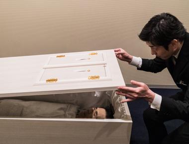 98 of japanese are cremated