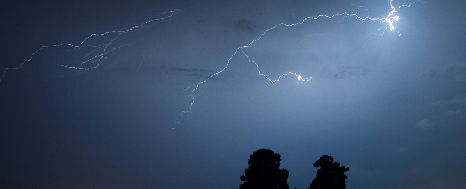 A bolt of lightning can measure up to 3 000 000 volts and it lasts less than one second