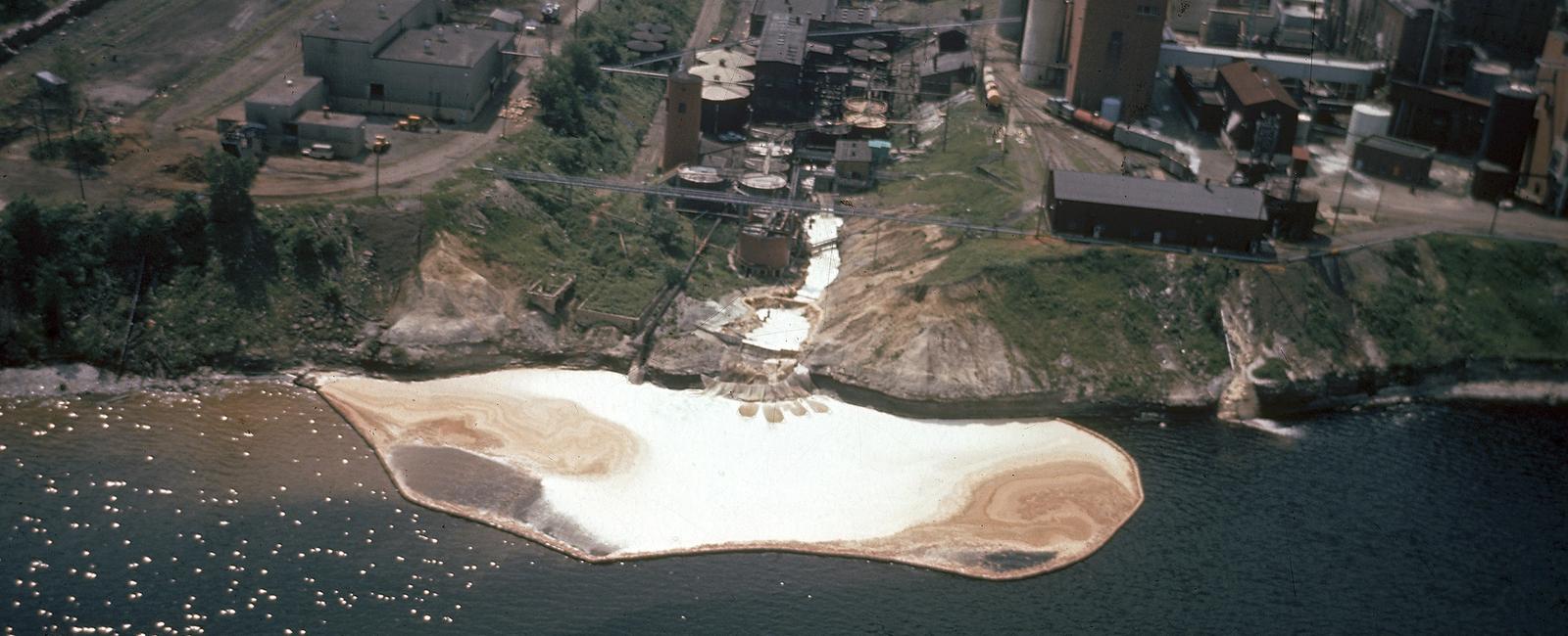 The worst air polluter in the entire state of washington is mount st helens