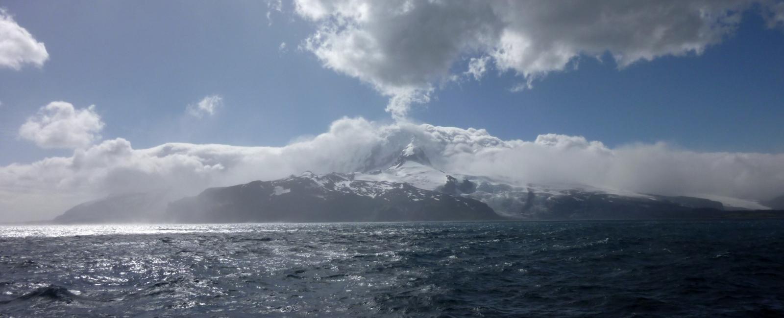 At 2 200 km long the kerguelen plateau is one of the world s largest volcanic plateaus and the largest in the southern ocean geological drilling showed it has been under shallow water for at least 40 million years