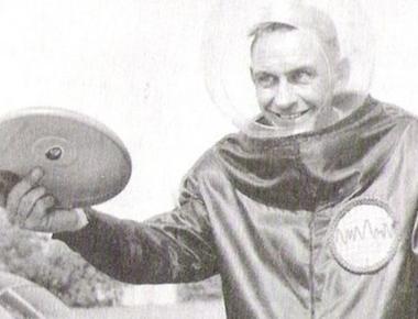 The inventor of the frisbee was cremated and made into a frisbee after he died