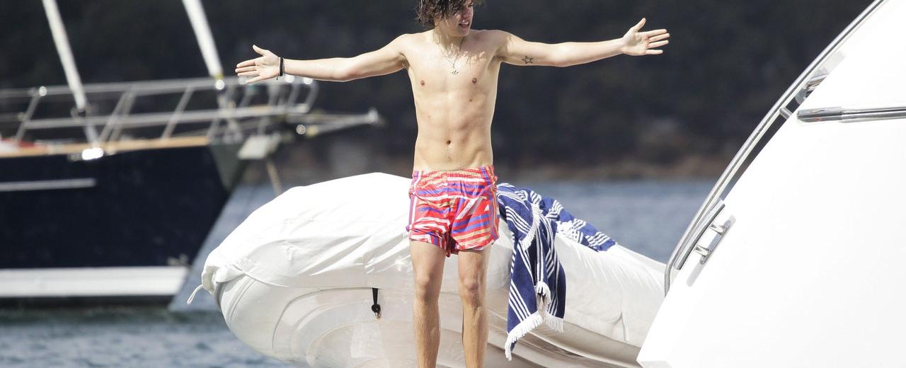 Harry styles has four nipples