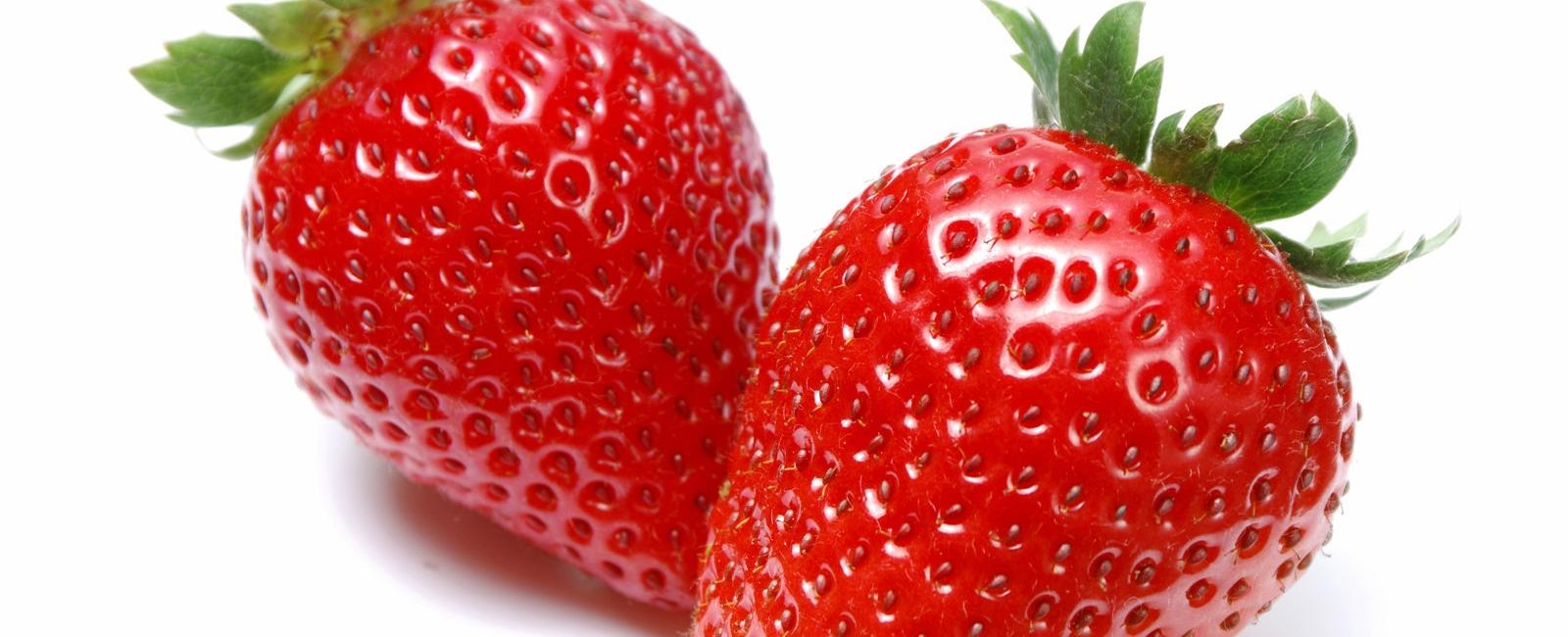 There is only one kind of fruit that has its seeds on the outside name it strawberry