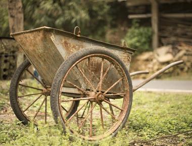 The wheelbarrow was invented in china