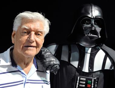 David prowse was the guy in the darth vader suit in star wars he spoke all of vader s lines and didn t know that he was going to be dubbed over by james earl jones until he saw the screening of the movie