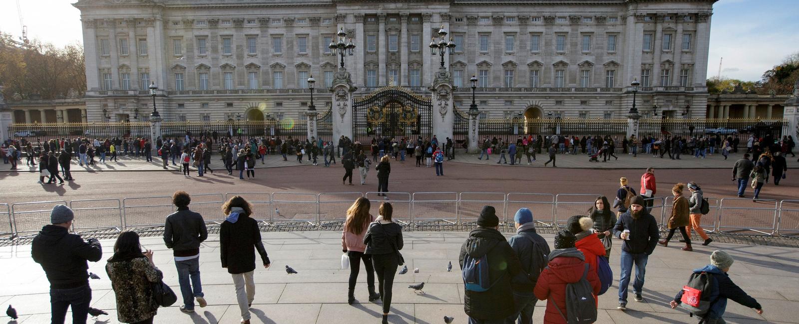 Buckingham palace has 775 rooms