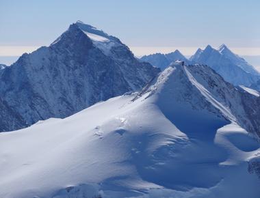 Vinson massif is the highest point in antarctica at 16 362 feet