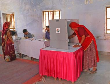 What country saw a world record 315 million voters turn out for elections on may 20 1991 india