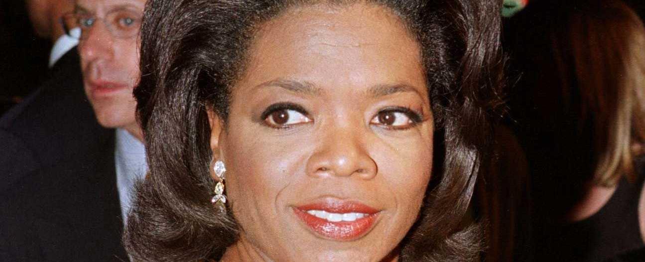 Oprah winfrey won the beauty pageant miss black tennessee at age 17