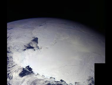 The antarctica contains 90 percent of earth s ice