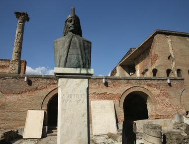 In the 15th century romanian ruler vlad the impaler impaled 20 000 ottoman turks on long sharp poles on the banks of the danube