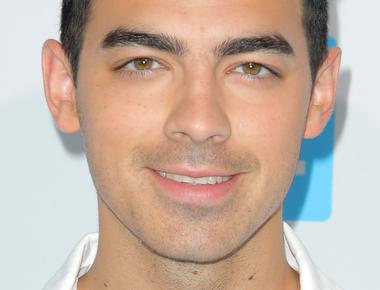 In a reddit ama joe jonas revealed he lost his virginity to ashley greene