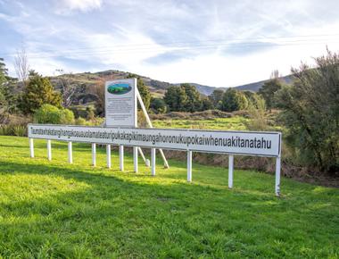 The longest place name still in use is taumata whakatangi hangakoauau o tamatea turi pukakapiki maunga horo nuku pokai whenua kitanatahu a new zealand hill