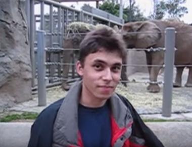 The first youtube video was uploaded april 23 2005 it s called me at the zoo and features jawed karim one of the founders at the san diego zoo