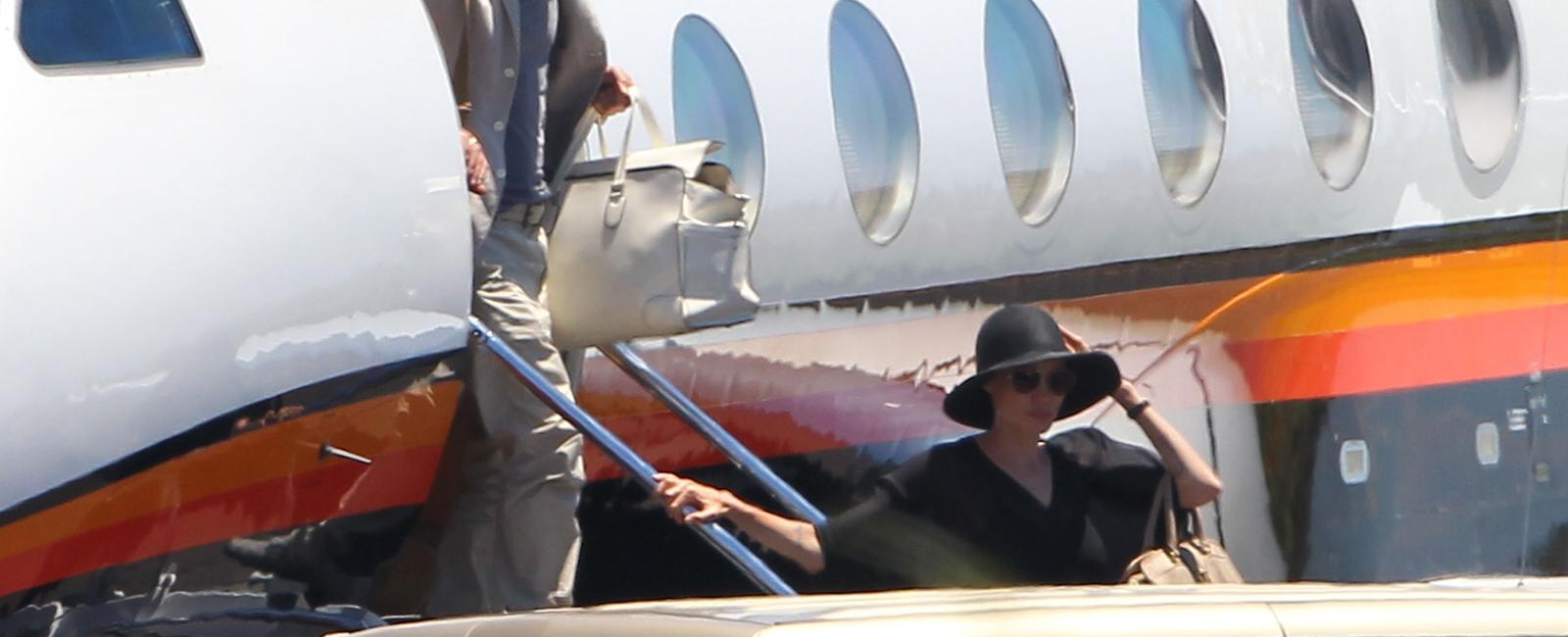 Angelina jolie and brad pitt both have their pilots licenses