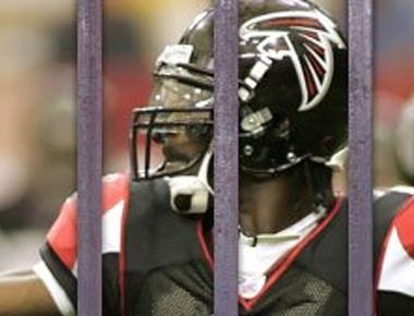 In 2008 michael vick s prison intramural football team went 3 5