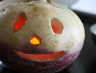 What were the original jack o lanterns made from turnips