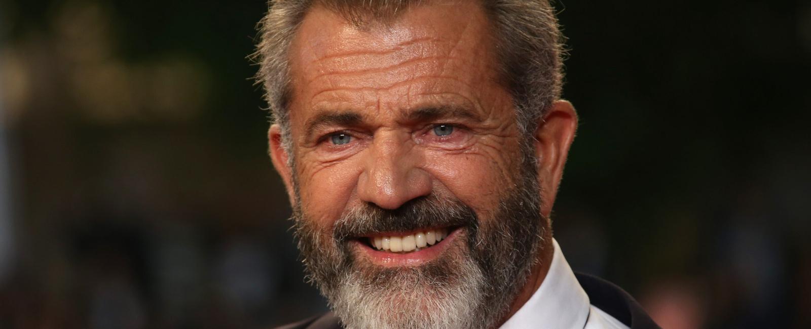 Mel gibson has personally earned almost 400 000 000 from his movie the passion of the christ