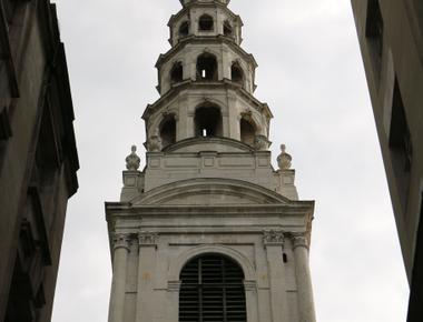 What elaborate confection was inspired by st bride s church in london the tiered wedding cake which was based on the tiered spire of the church designed by sir christopher wren