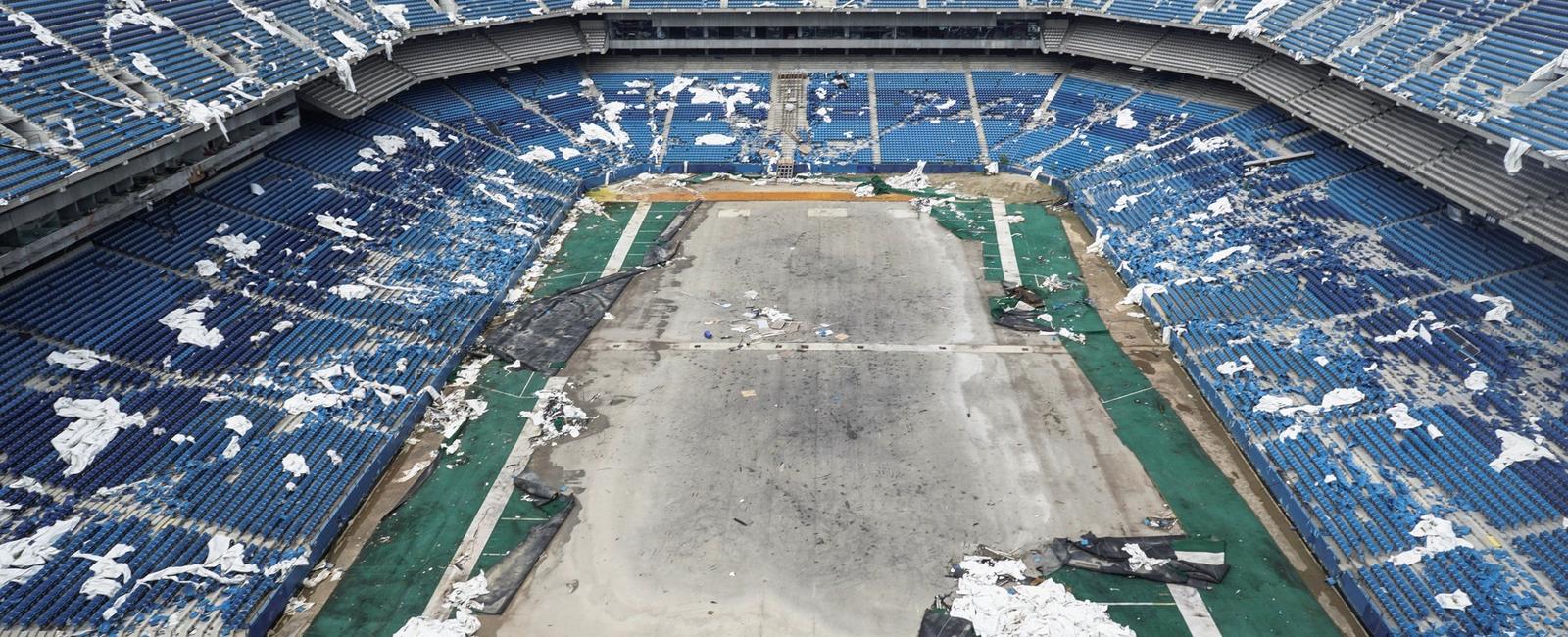 The largest nfl stadium is the pontiac silverdome in detroit michigan