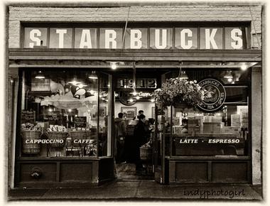 What city did starbucks open its first store in 1971 seattle