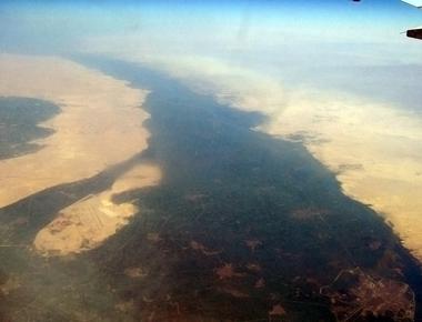 Stretching out to an impressive length of 6696 kilometers 4160 miles long the nile river is the longest river on earth