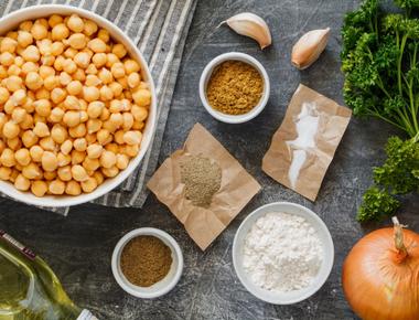 What is the main ingredient in falafel chickpea