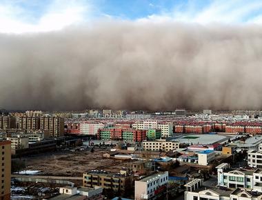 Sandstorms can instantly swallow up entire cities with the intensity and damages of a blizzard