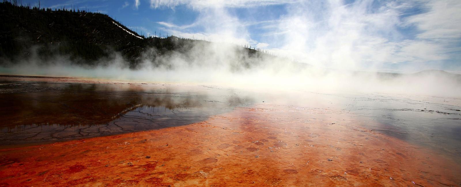 Yellowstone national park sits on top of an active supervolcano its most recent eruption was 640 000 years ago