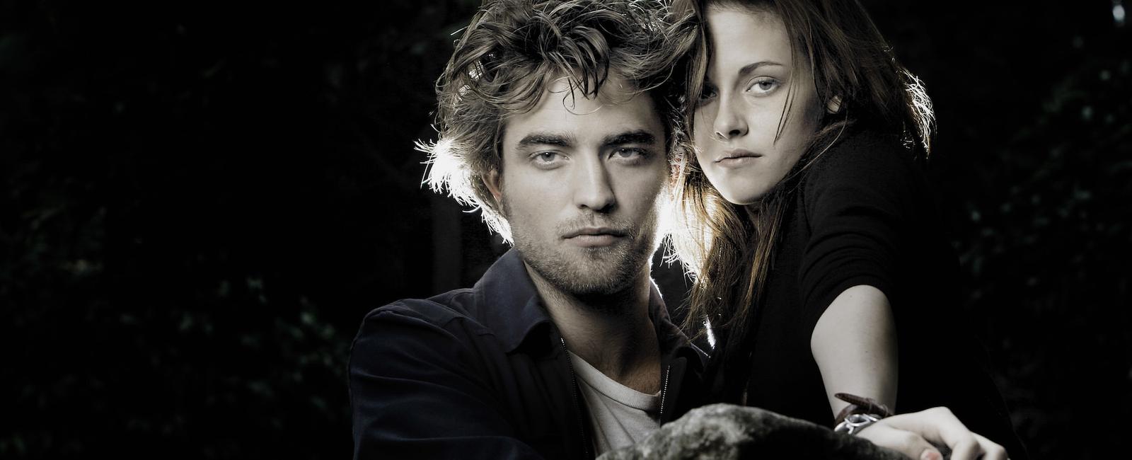 Robert pattinson flew from england to director catherine hardwicke s house to audition for twilight he and kristen stewart who was already cast as bella swan rehearsed the meadow scene on hardwicke s own bed