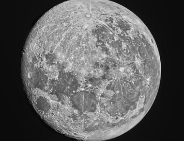 The moon very likely has a very small core which is only about 1 to 2 percent of the moon s mass and roughly 420 miles 680 km wide it probably consists mostly of iron but may also contain large amounts of sulfur and other elements