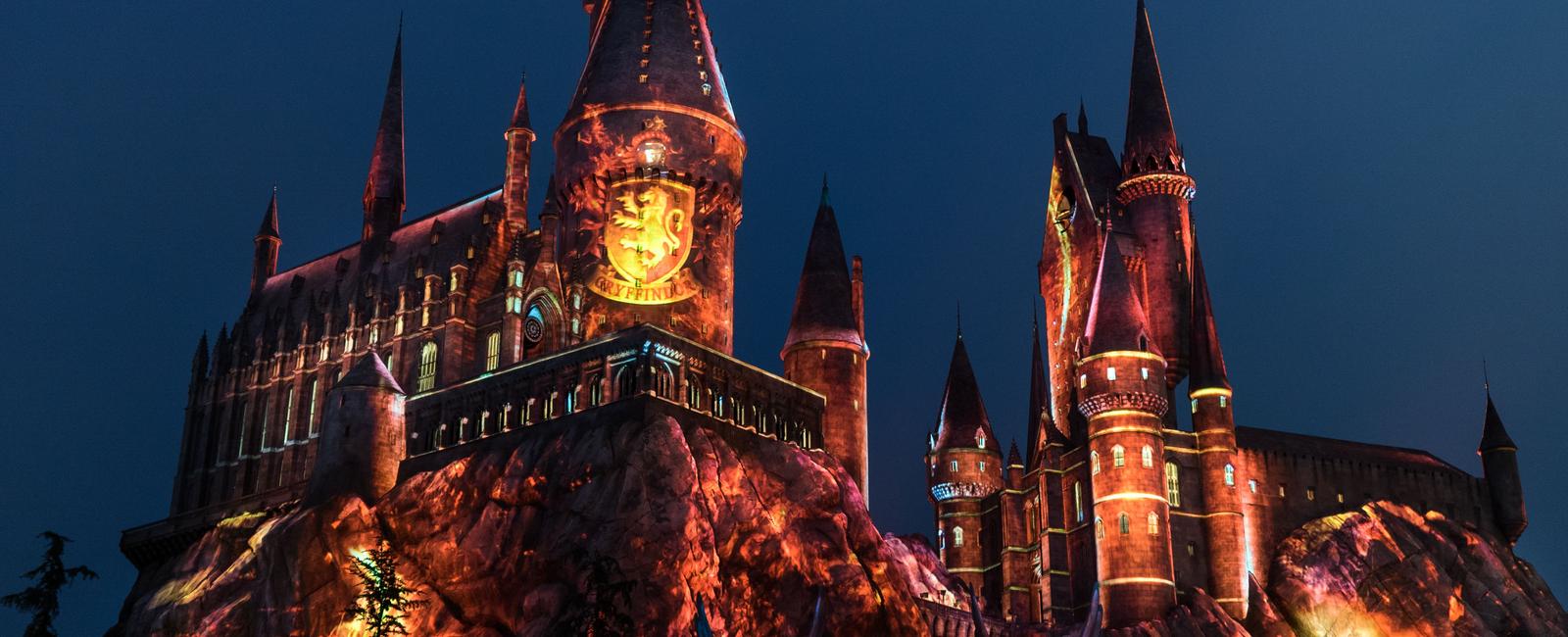 The exterior shots of the hogwarts castle in the harry potter franchise were created with shots of a meticulous miniature model of the castle and digital effects