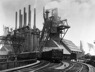 The iron and steel industry were developed in which city by andrew carnegie pittsburgh