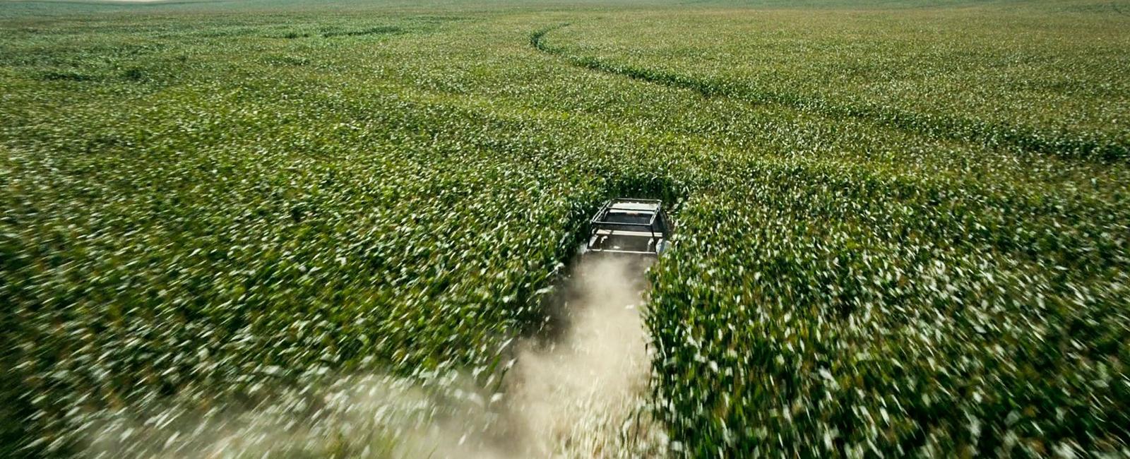 In the interstellar s cornfield scene christopher nolan sought to grow five hundred acres of corn the corn was then sold and actually made a profit