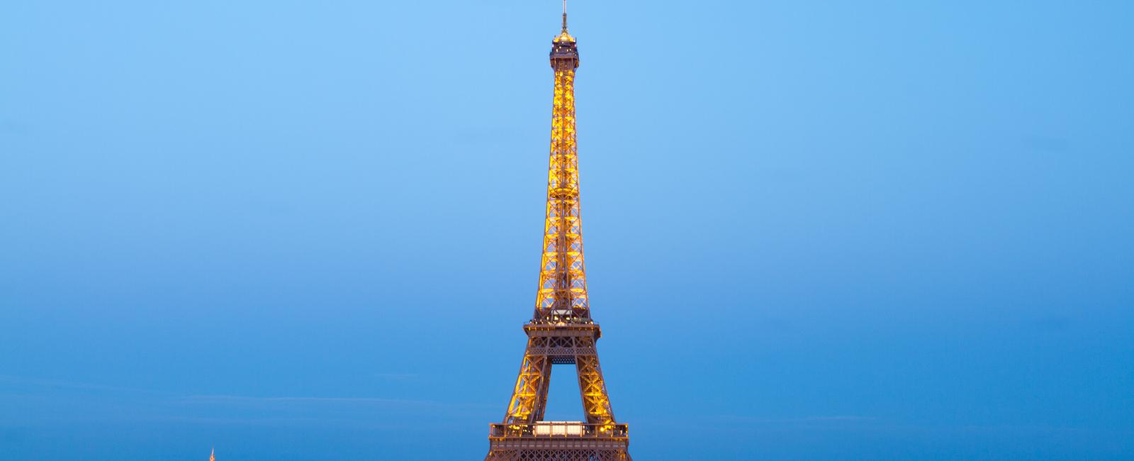 The height of the eiffel tower changes depending on the weather in summer when it s hot it can increase by 5 9 in