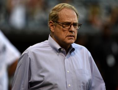 Bulls and white sox owner jerry reinsdorf continued to pay michael jordan his reported 4 million basketball salary while he was experimenting with baseball