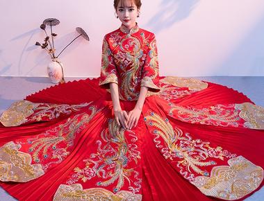 What color dresses do chinese women traditionally wear on their wedding day red