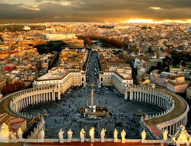 The largest and smallest countries in the world are in europe russia and vatican