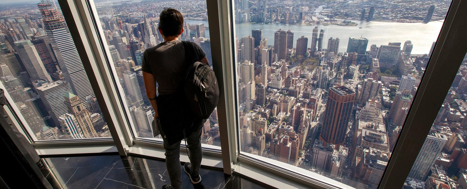 There are 1 575 steps from the ground floor to the top of the empire state building