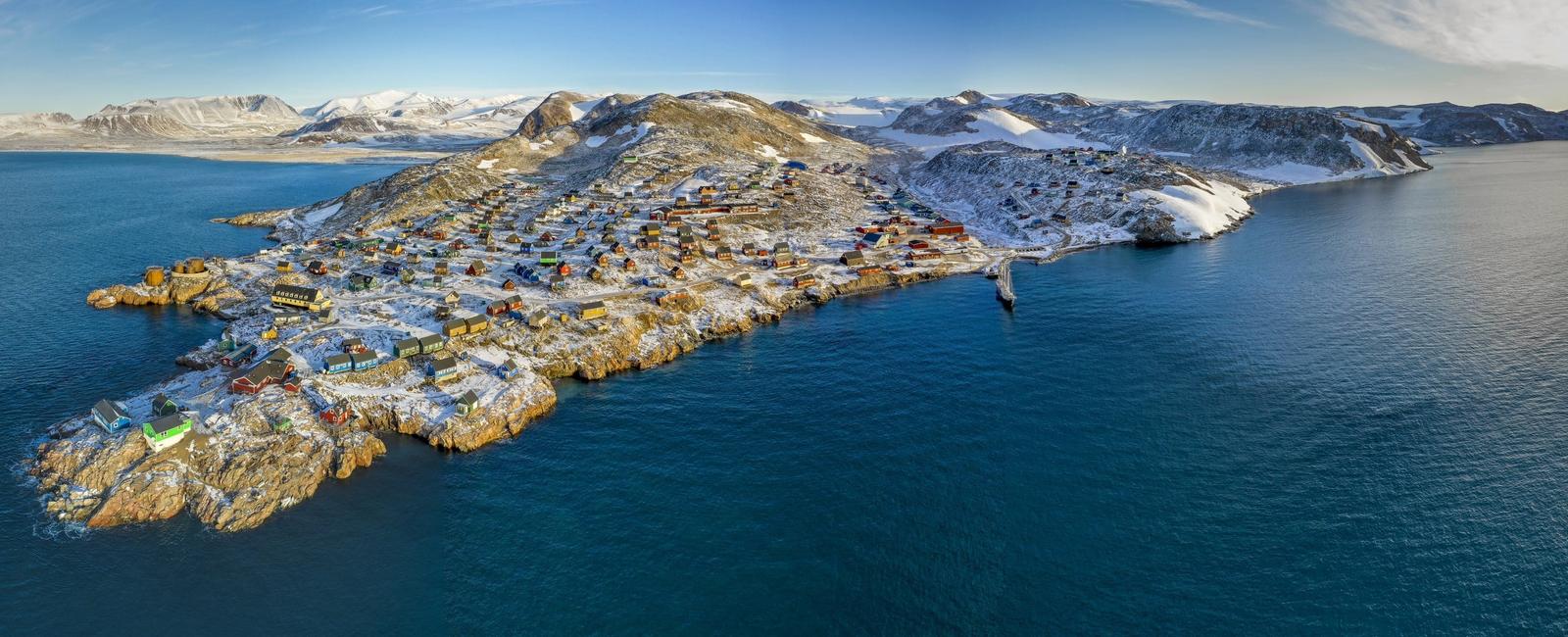 What is the world s biggest island greenland