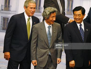 Then president george w bush and then prime minister of japan junichiro koizumi known to be a die hard elvis fan visited graceland together in 2006