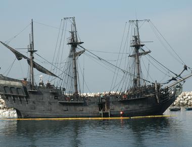 The black pearl was this type of criminal seafaring vessel pirateship