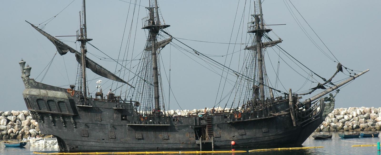 The black pearl was this type of criminal seafaring vessel pirateship