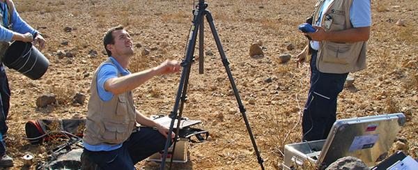 What does a seismologist study earthquakes | The Fact Base