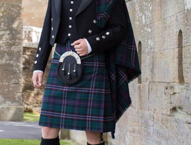 Scottish knee length formal wear for men kilt