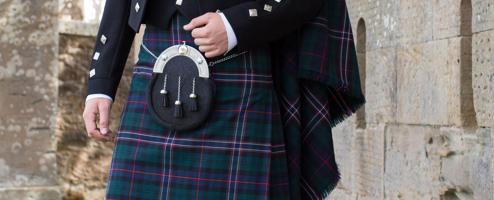 Scottish knee length formal wear for men kilt