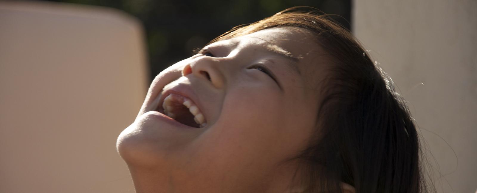 Smiling in photos is said to have originated from a kodak advertising scheme that focused on capturing moments of happiness with the product since then it s been the norm to grin into the camera