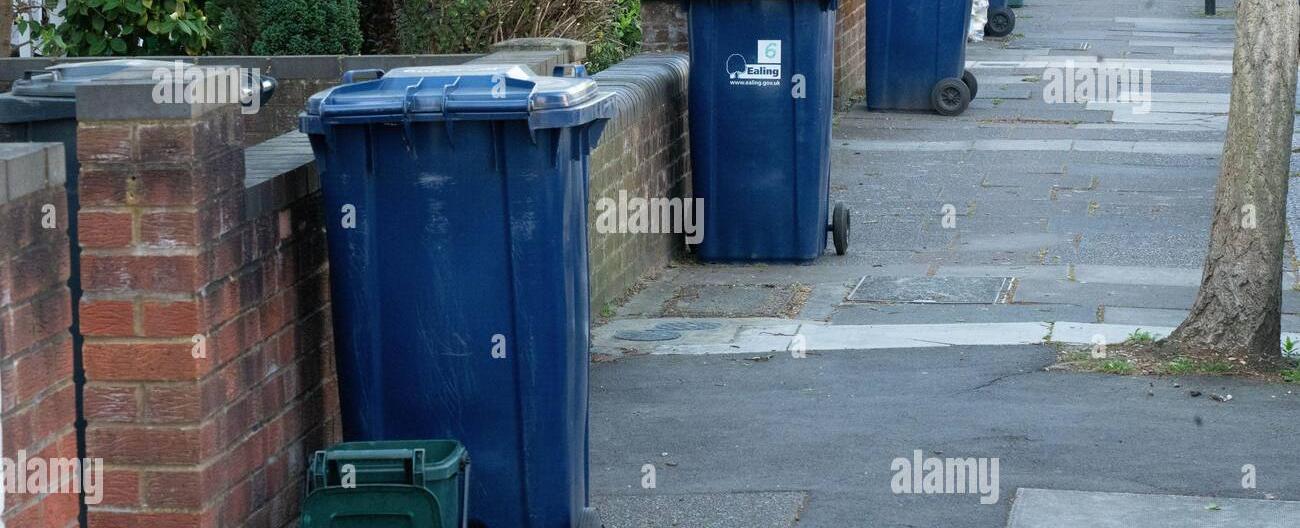 There are few trash bins in london because they have been used as bomb drop locations the city is afraid of bomb threats so they ve removed lots of bins from the streets